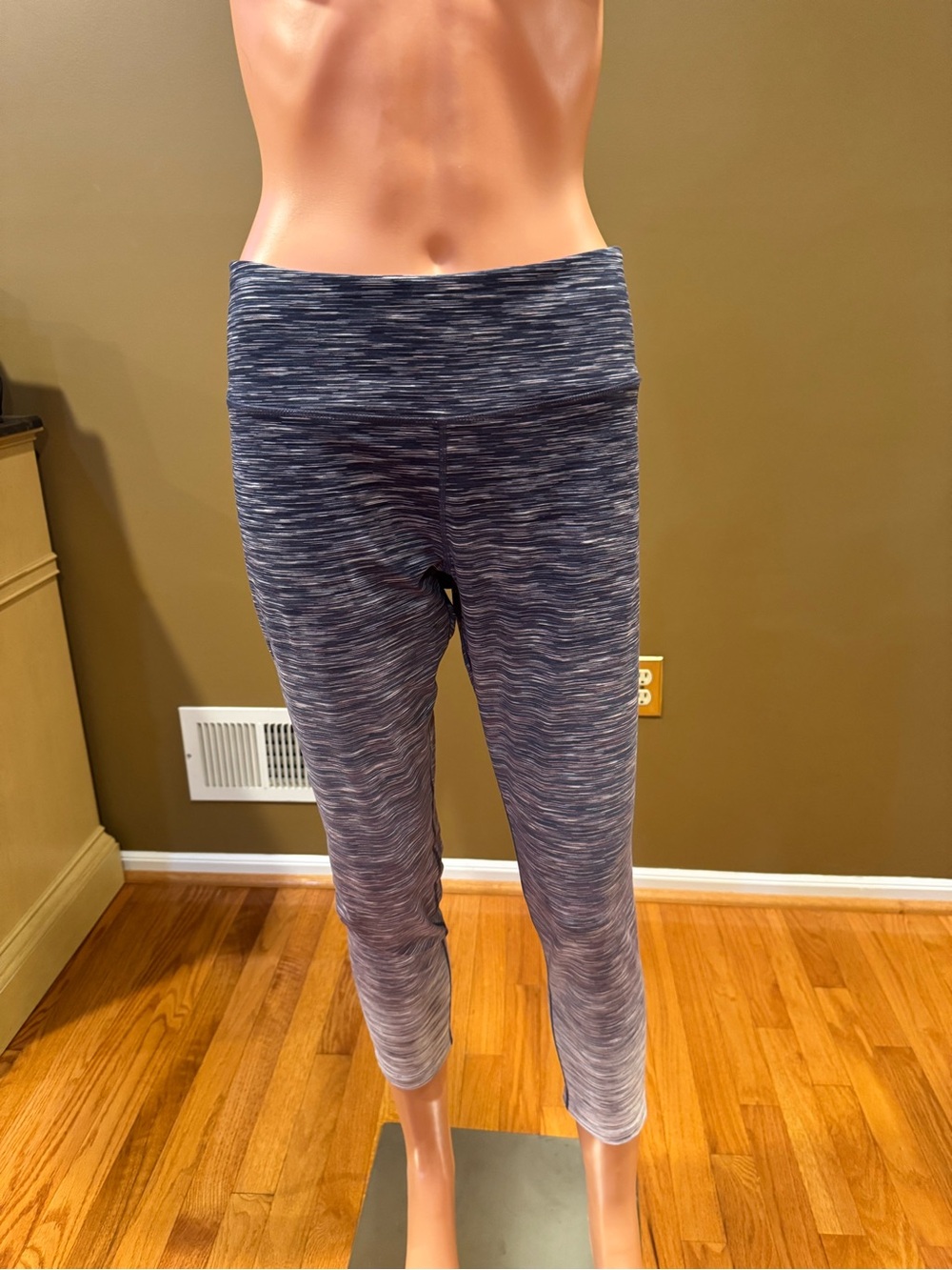Calvin Klein Performance Heathered Navy and White Capri Leggings